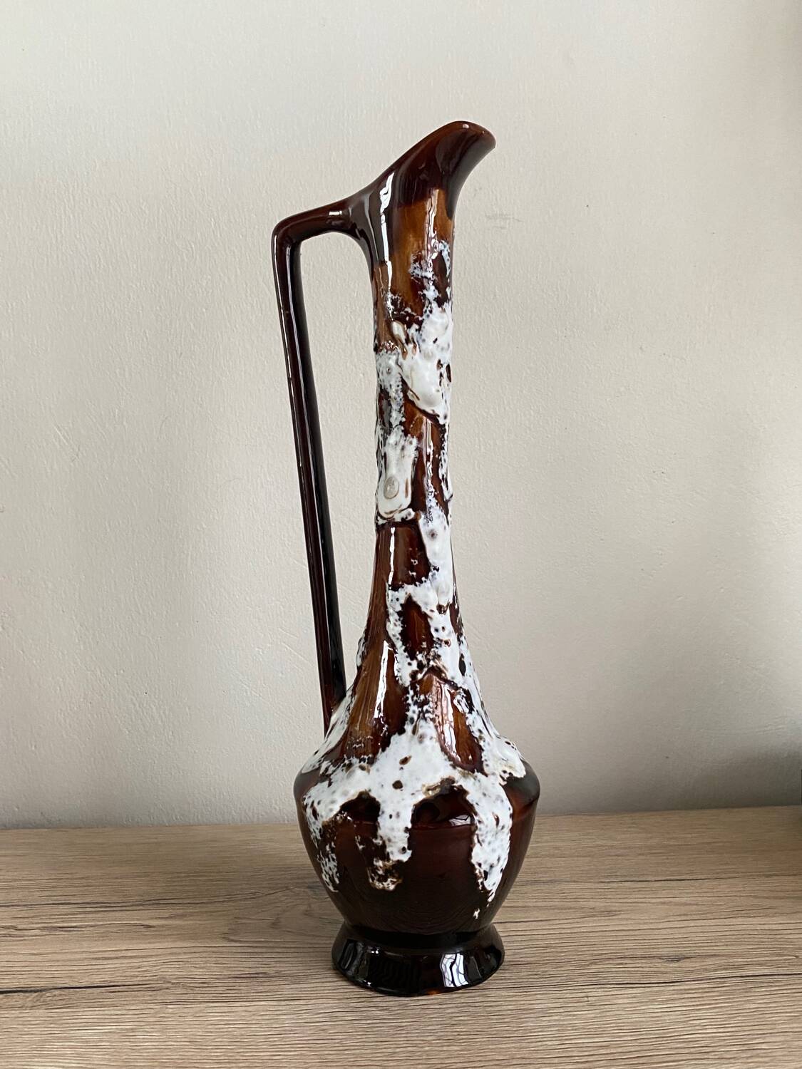 Vallauris soliflore handle vase