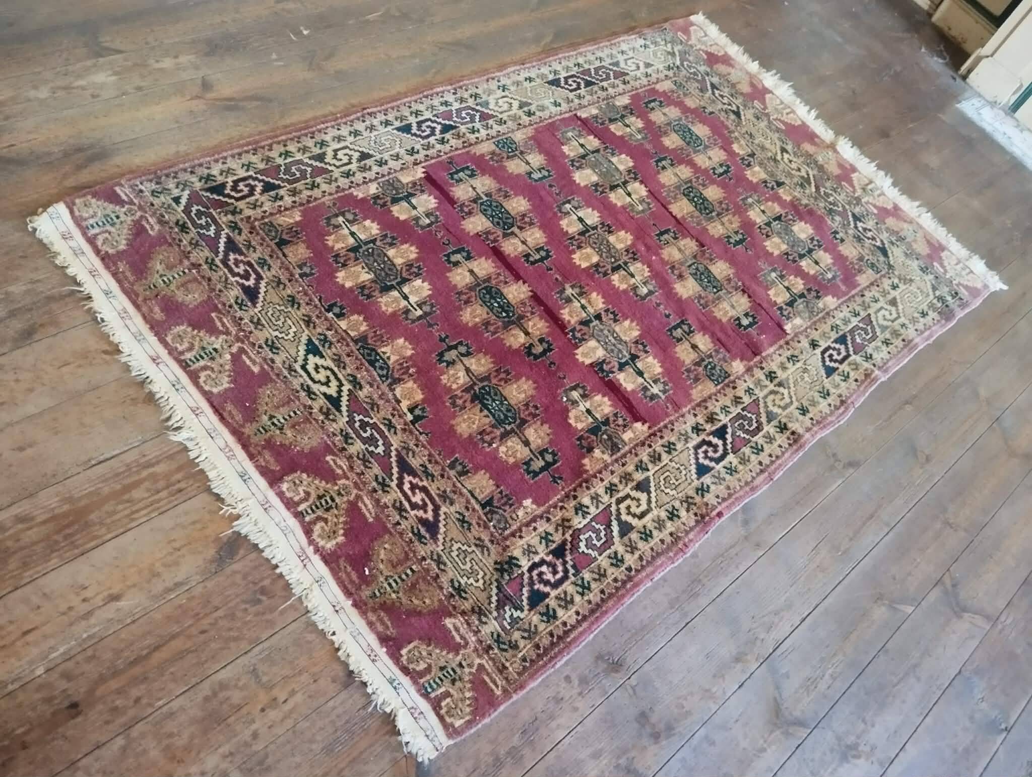 Handmade Turkmen Bukhara carpet 172x110cm