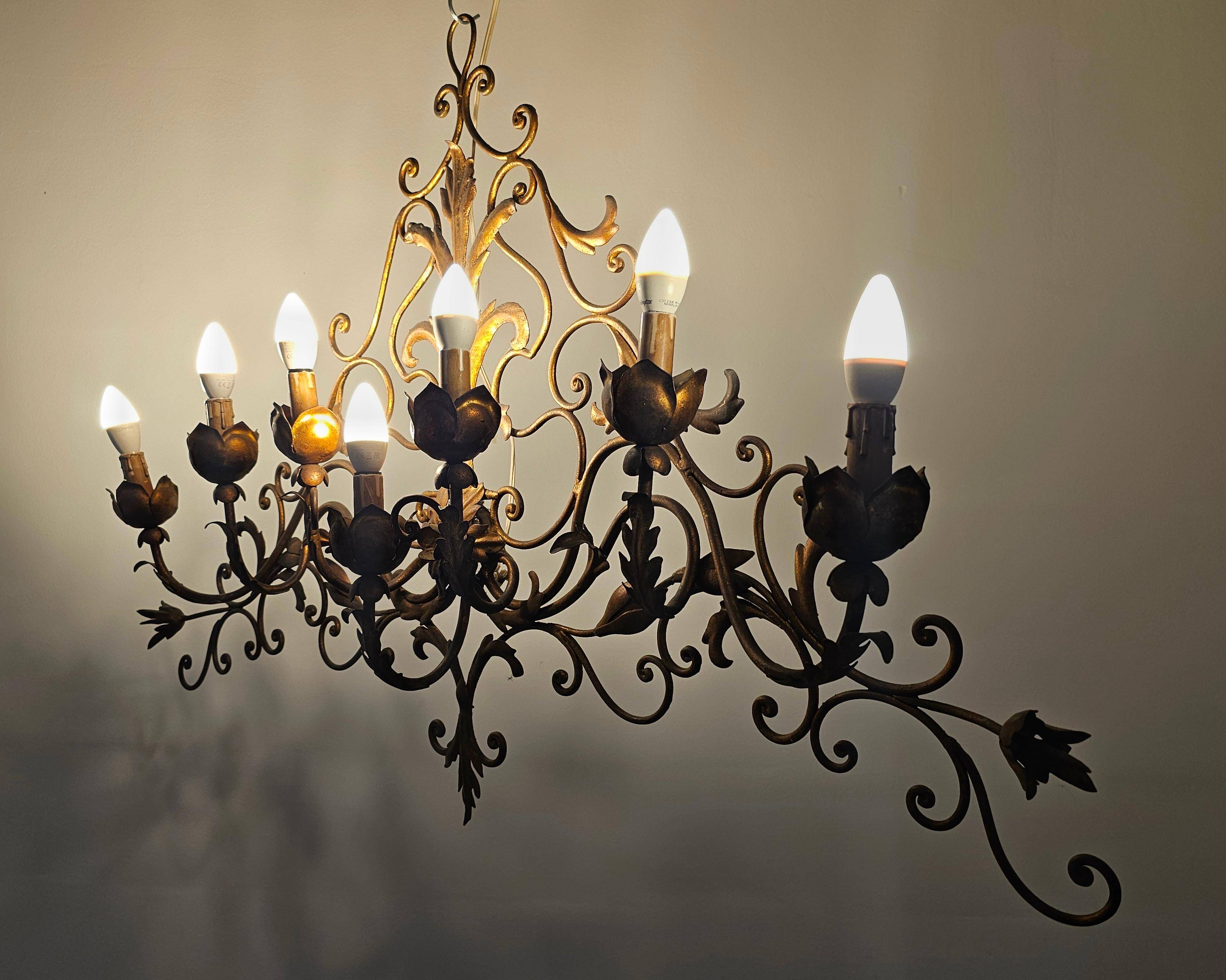 Extra-large wall light with 7 arms, gold metal, acanthus leaf pattern, Palladio.