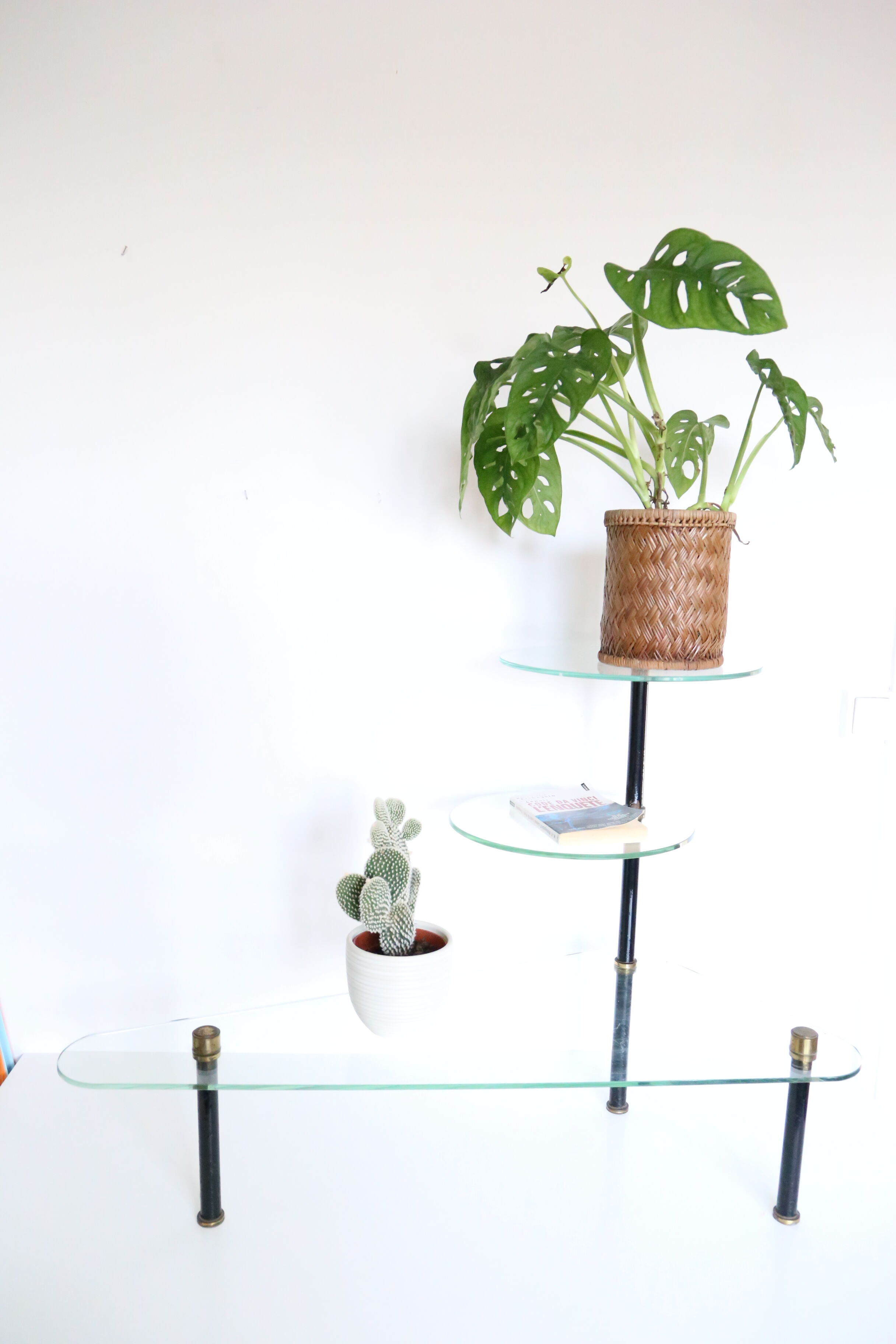 Glass coffee table, display, Dakora Nantes, 1950