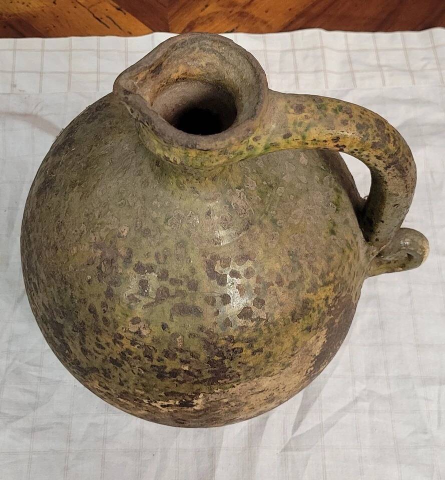 Old traditional Kabyle / Berber terracotta pottery