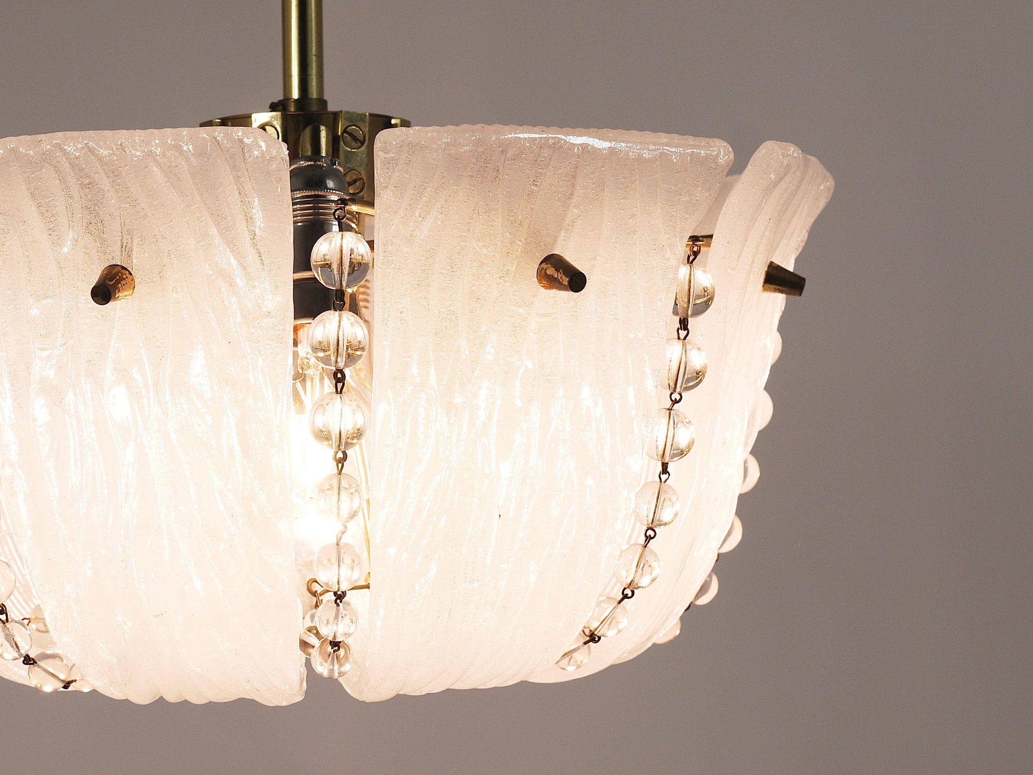 J.T. Kalmar Petite curved suspension basket, brass and glass, Austria, 1950s