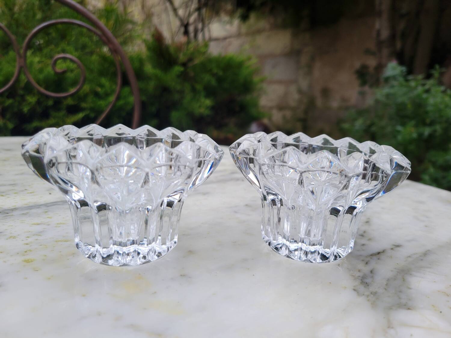 Paire de bougeoirs en cristal