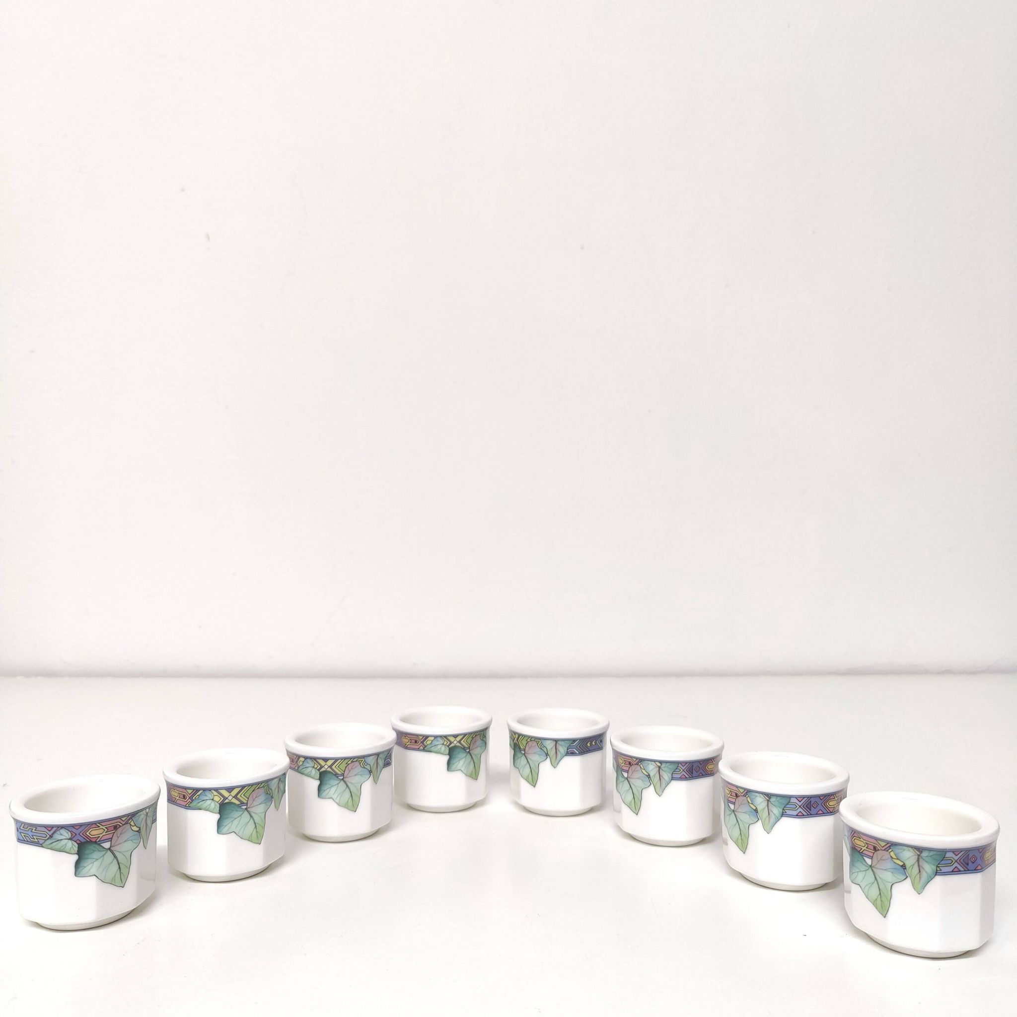 Lot of 8 Villeroy and Boch Pasadena porcelain egg cups with floral decoration