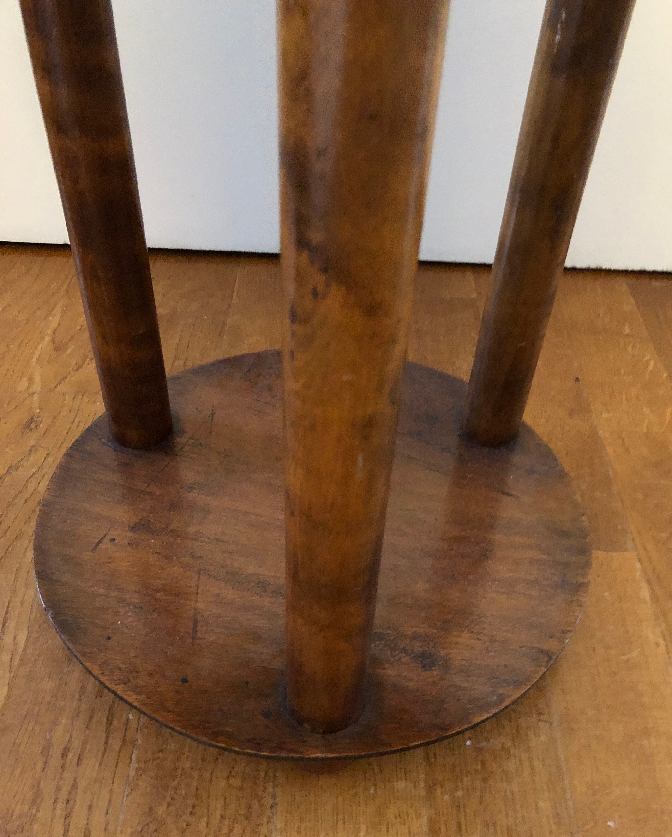 Wooden pedestal table