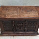Renaissance oak chest