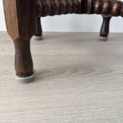 Petit guéridon vintage en bois tourné, table d’appoint ronde en bois
