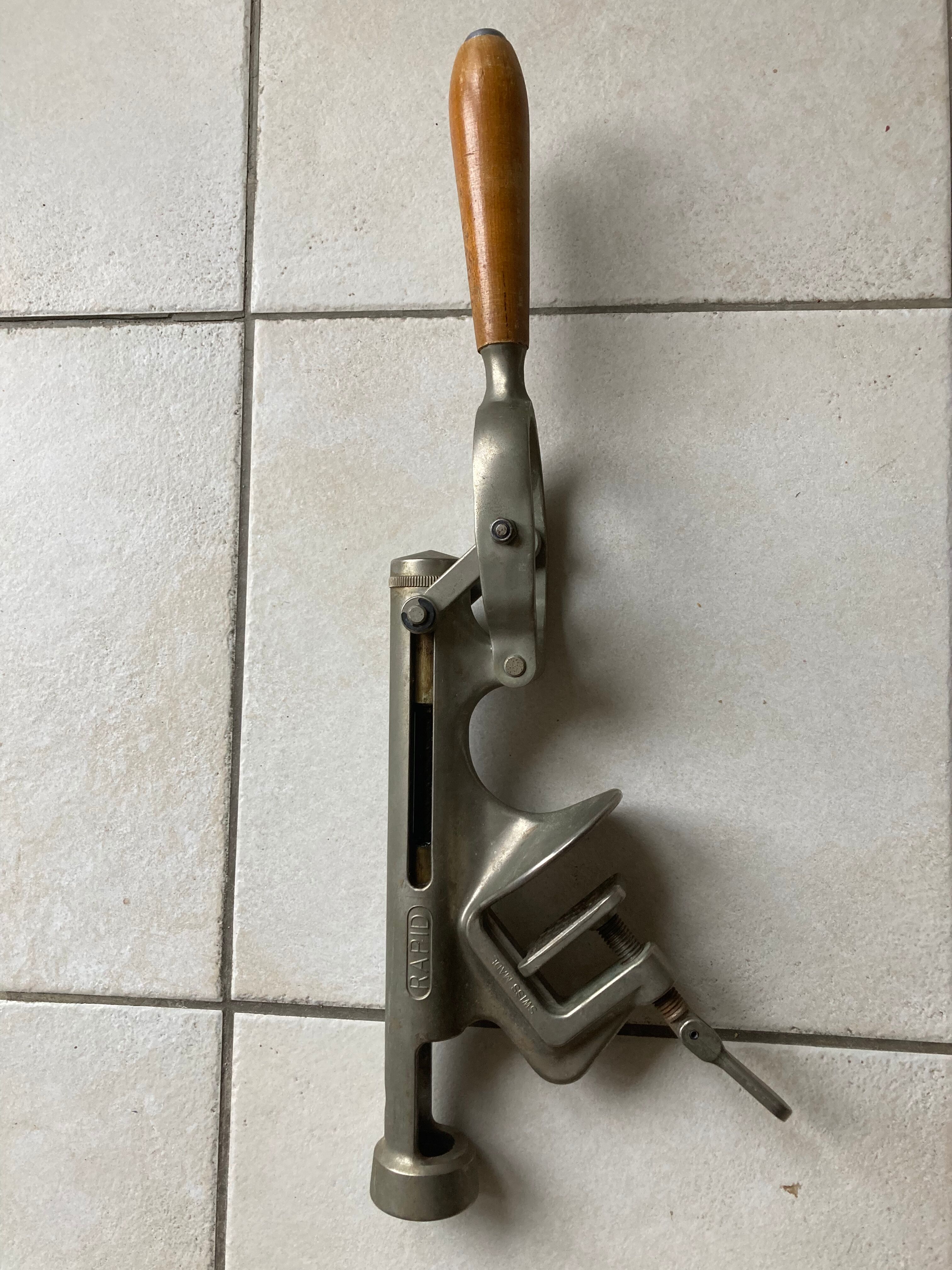 Countertop cork tire