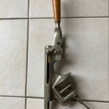 Countertop cork tire