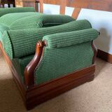 Resting bed in mahogany with epic green velvet fabric from the 19th century.