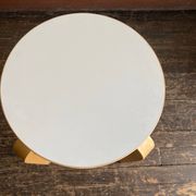 Tabouret Alvar Aalto e60 édition Artek mélamine blanche