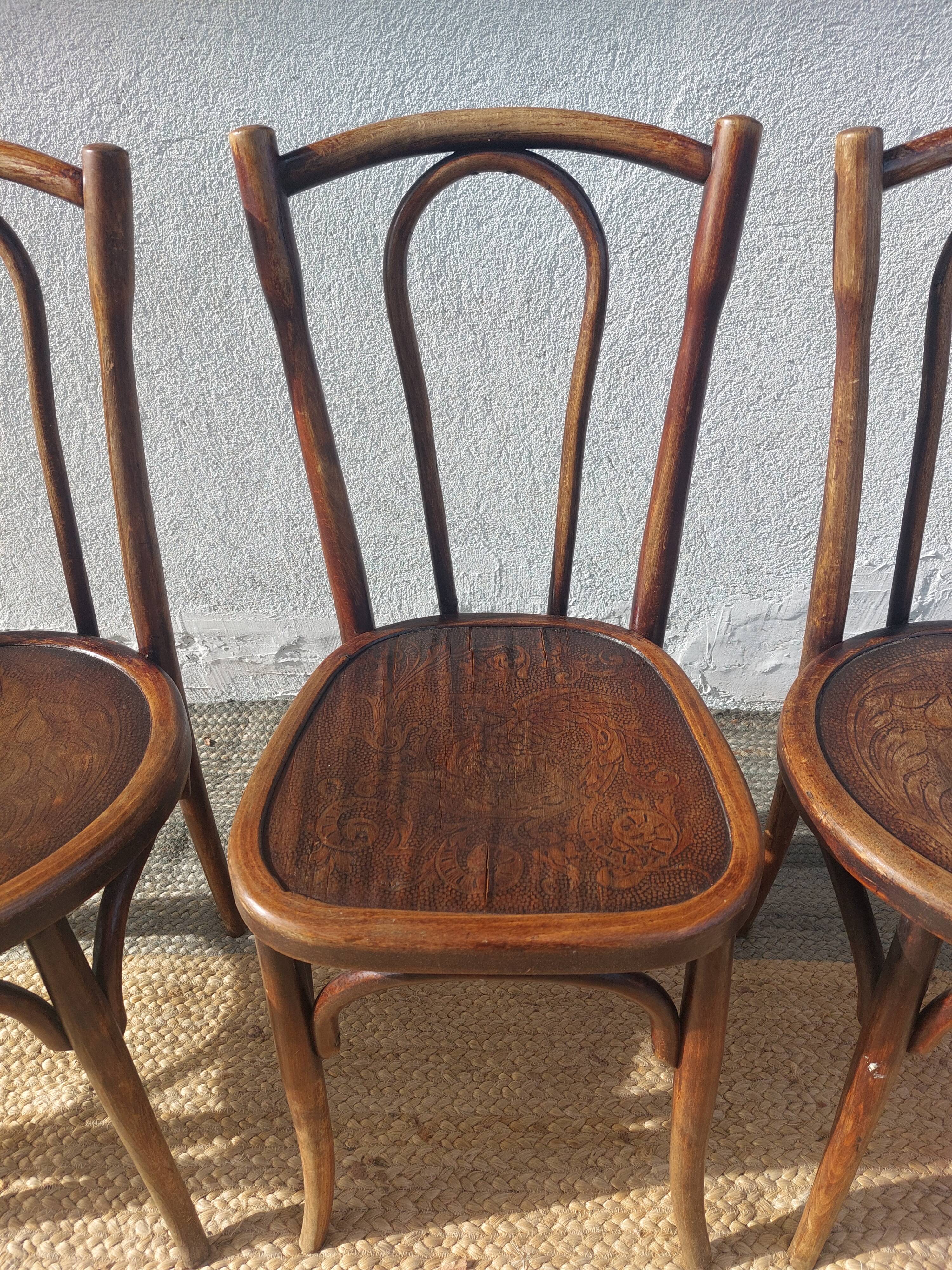 Set of 5 Buchon bistro chairs in curved wood