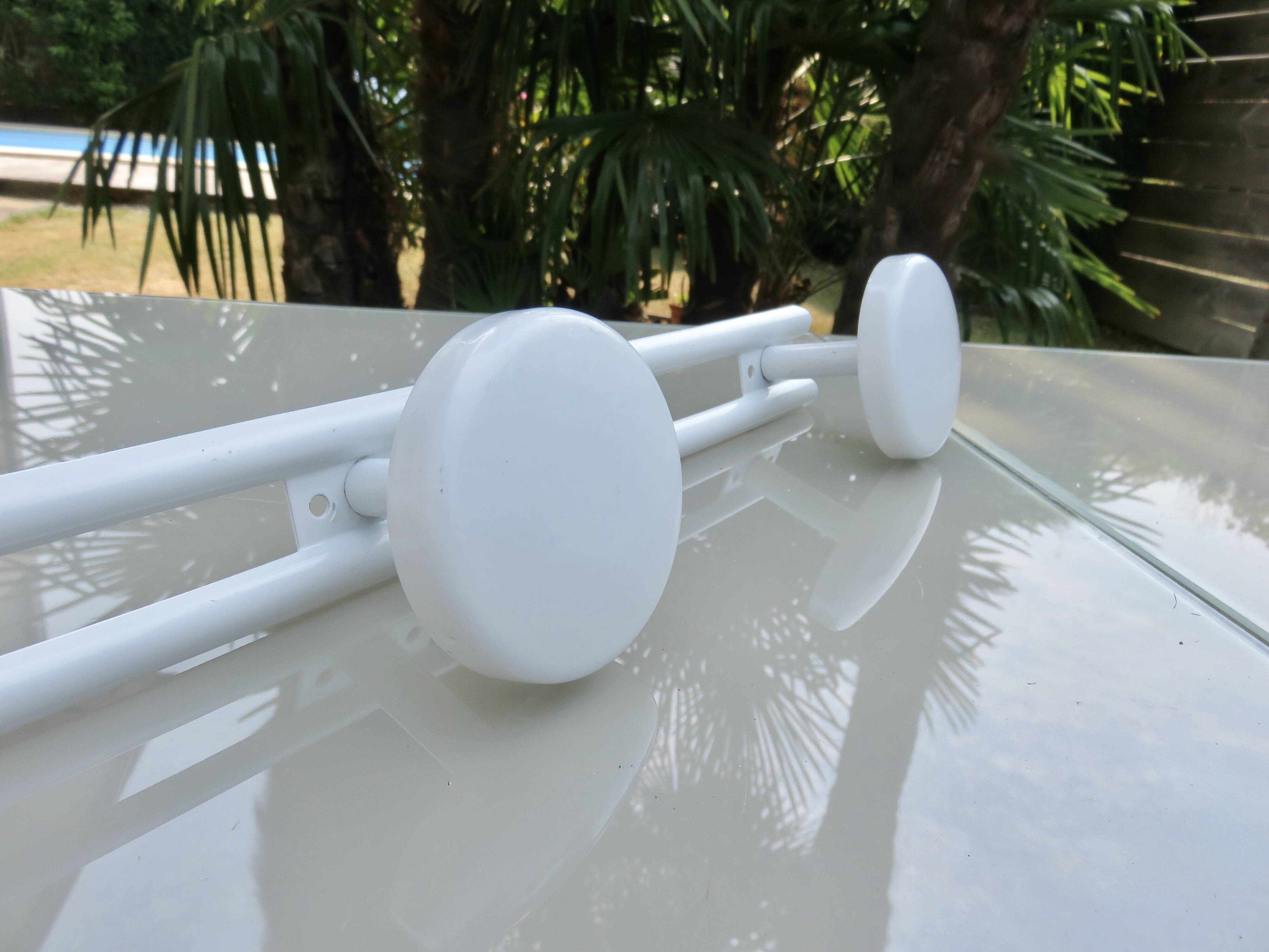 White lacquered metal wall coat rack, 3 hooks, 80s