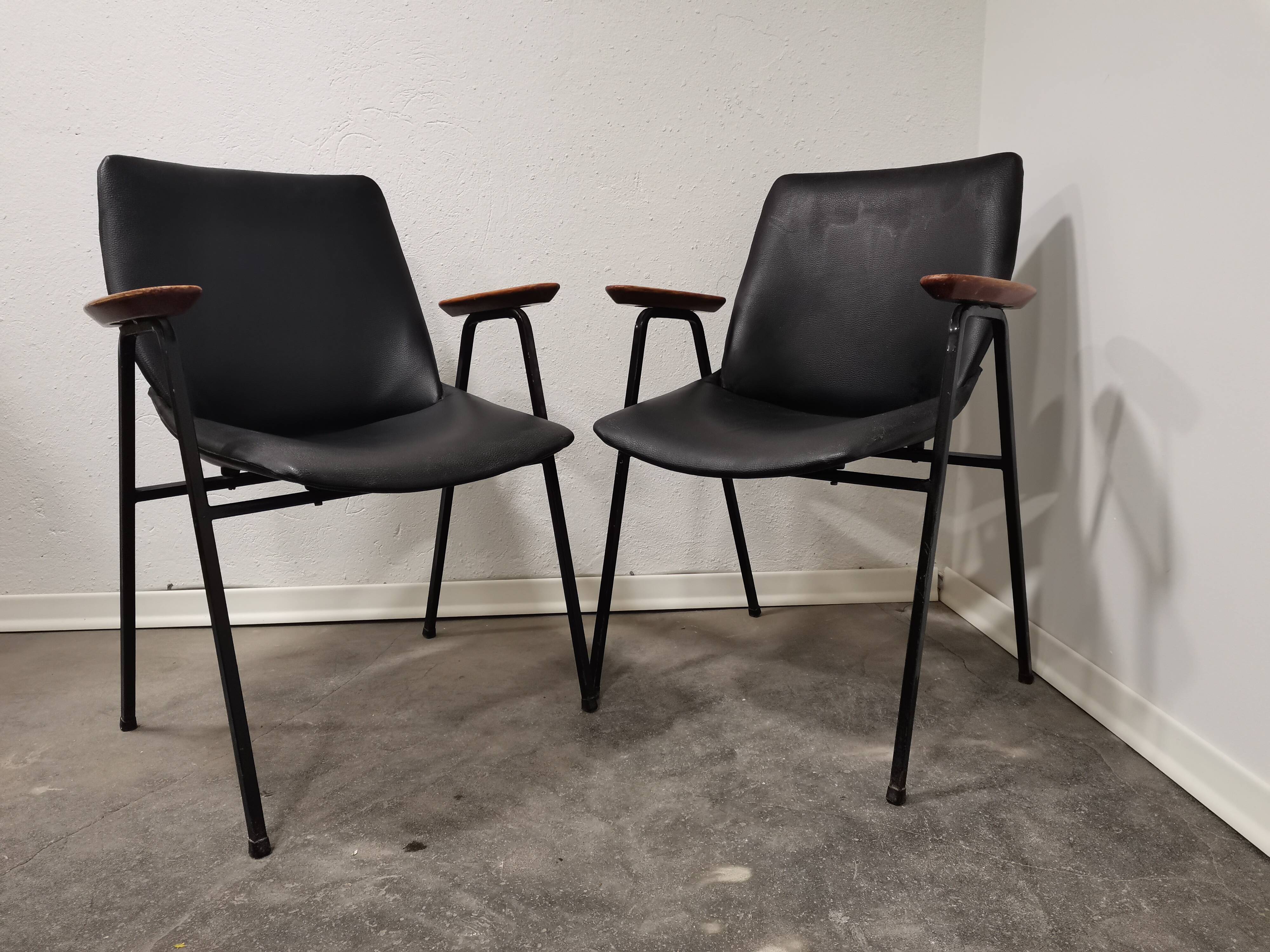 Armchair Lupina 1970s pair