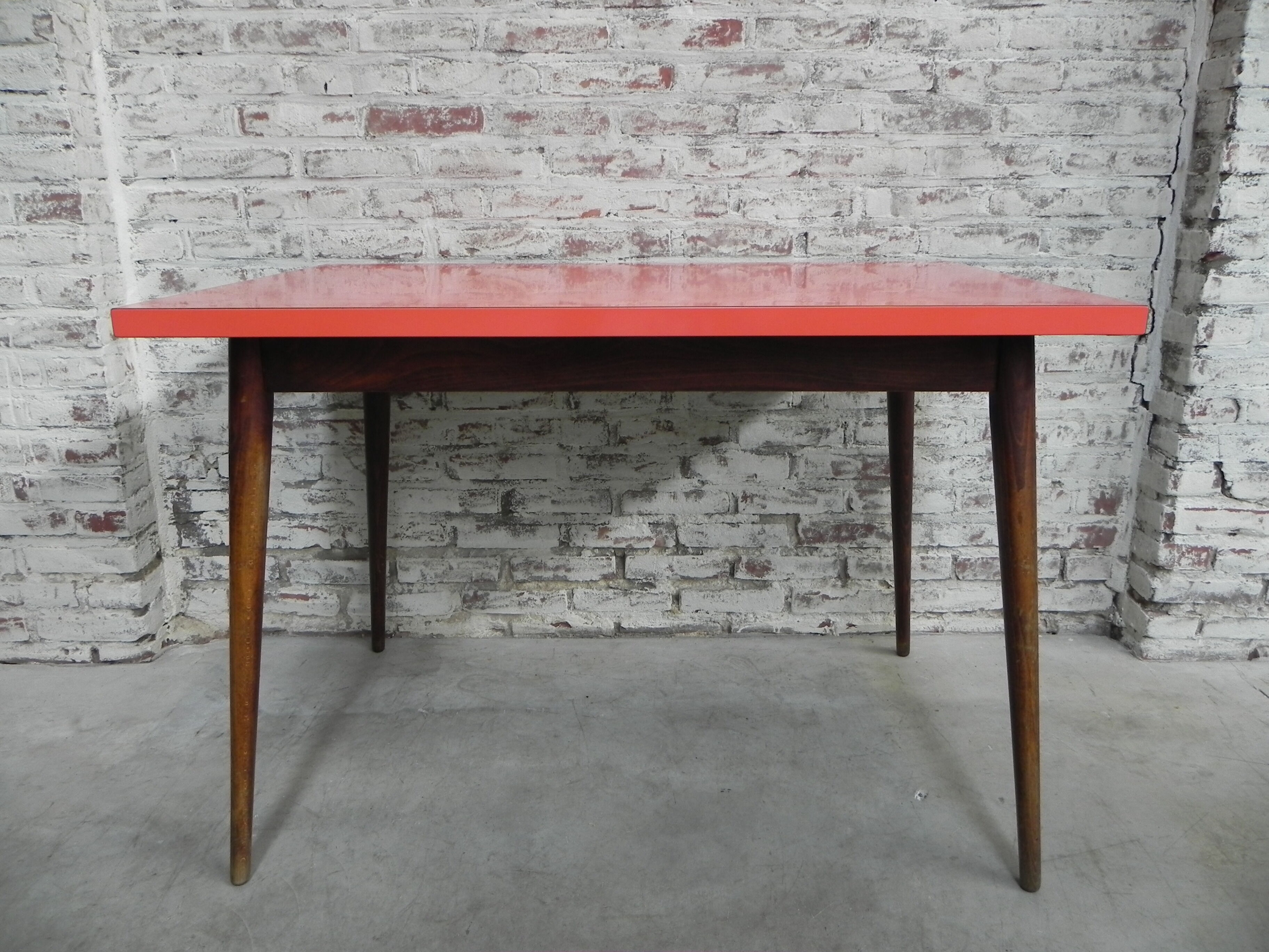 Vintage dining table, kitchen table with formica top﻿﻿﻿﻿﻿﻿