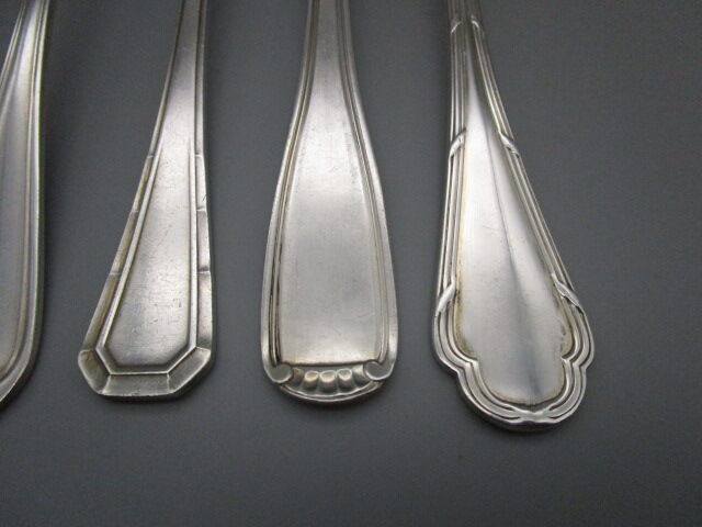 Set of 6 antique silver metal forks mismatched for a chic table