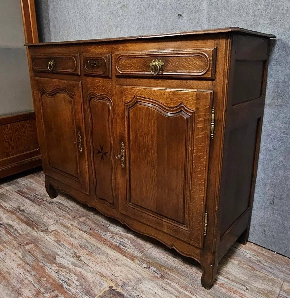 Old oak buffet – Regional style / Louis XV - XVII period