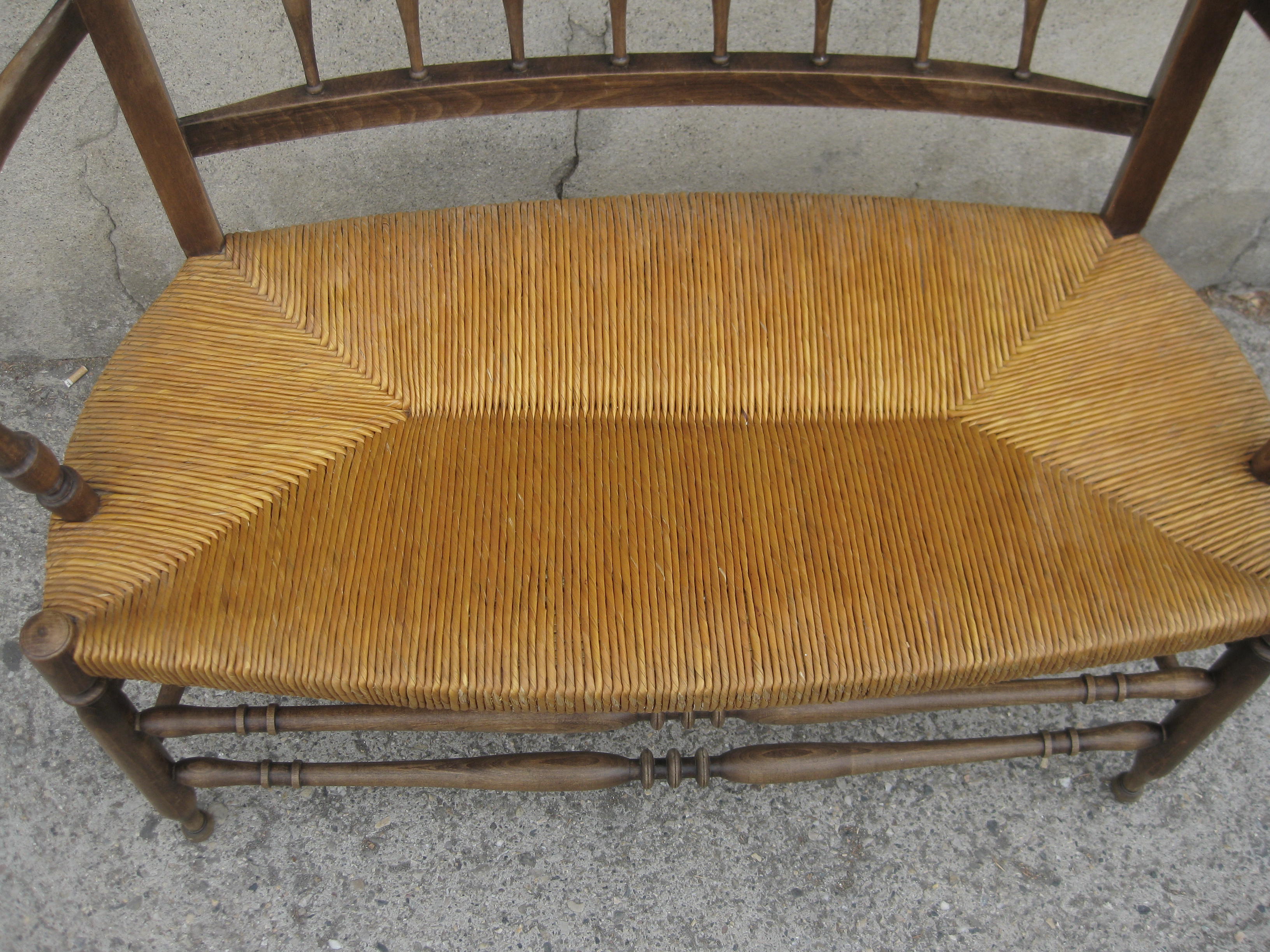 Vintage mulched wood bench