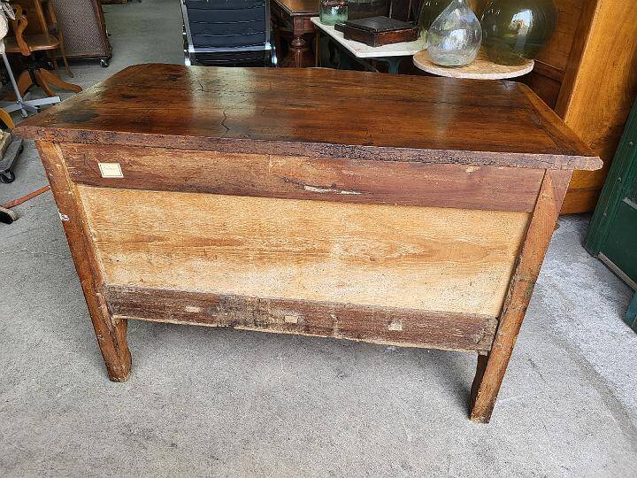 18th century provencal chest of drawers with openwork cross-borders in nyer