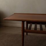 Table basse en teck danois par Grete Jalk avec cadre à lattes, années 1960.