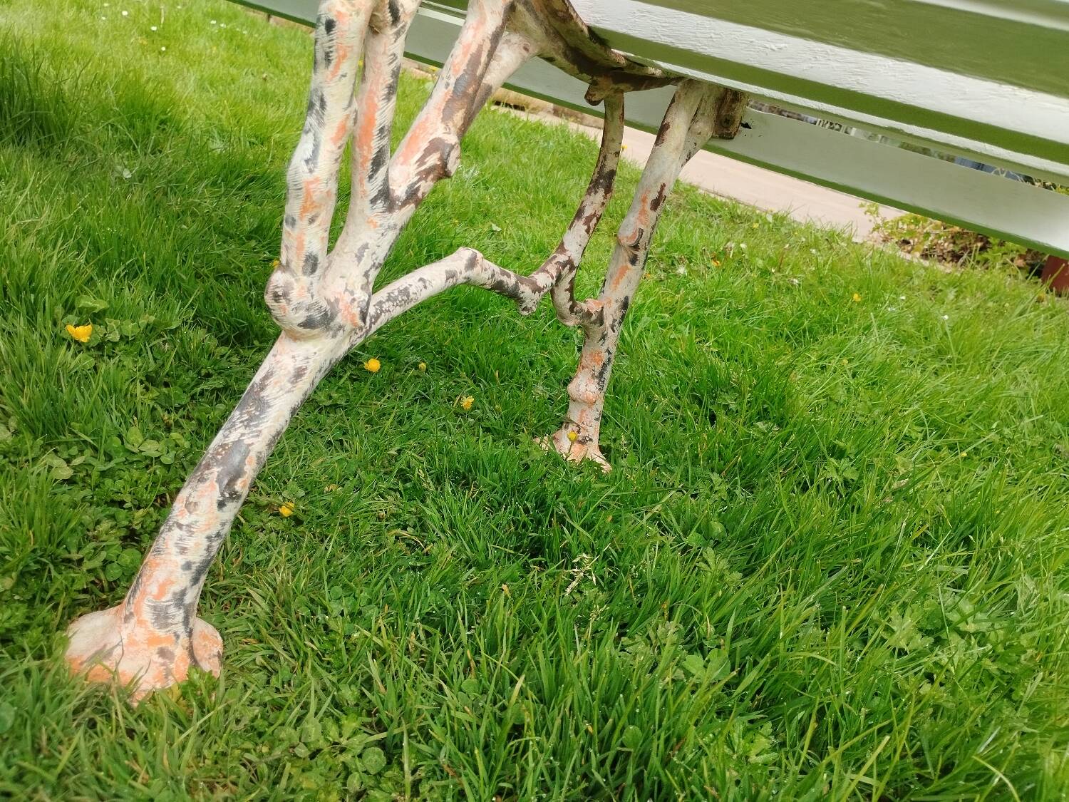 Banc de jardin avec pieds en fonte ancien