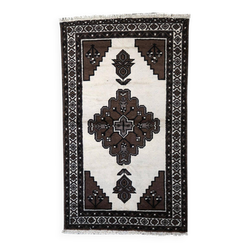 Handmade vintage Persian Gabbeh rug 128cm x 211cm, 1970s