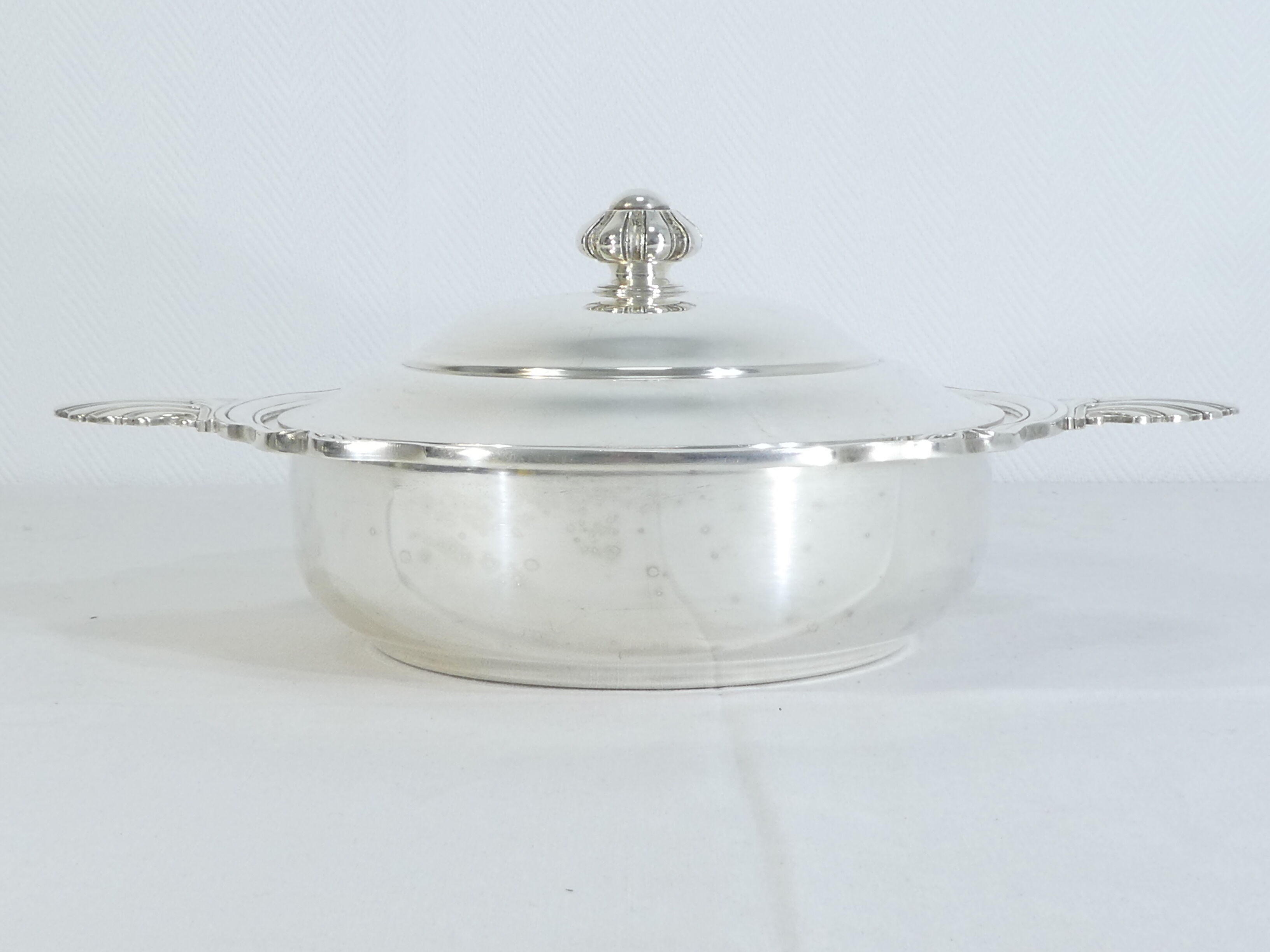 Round silver metal vegetable, Victor Saglier