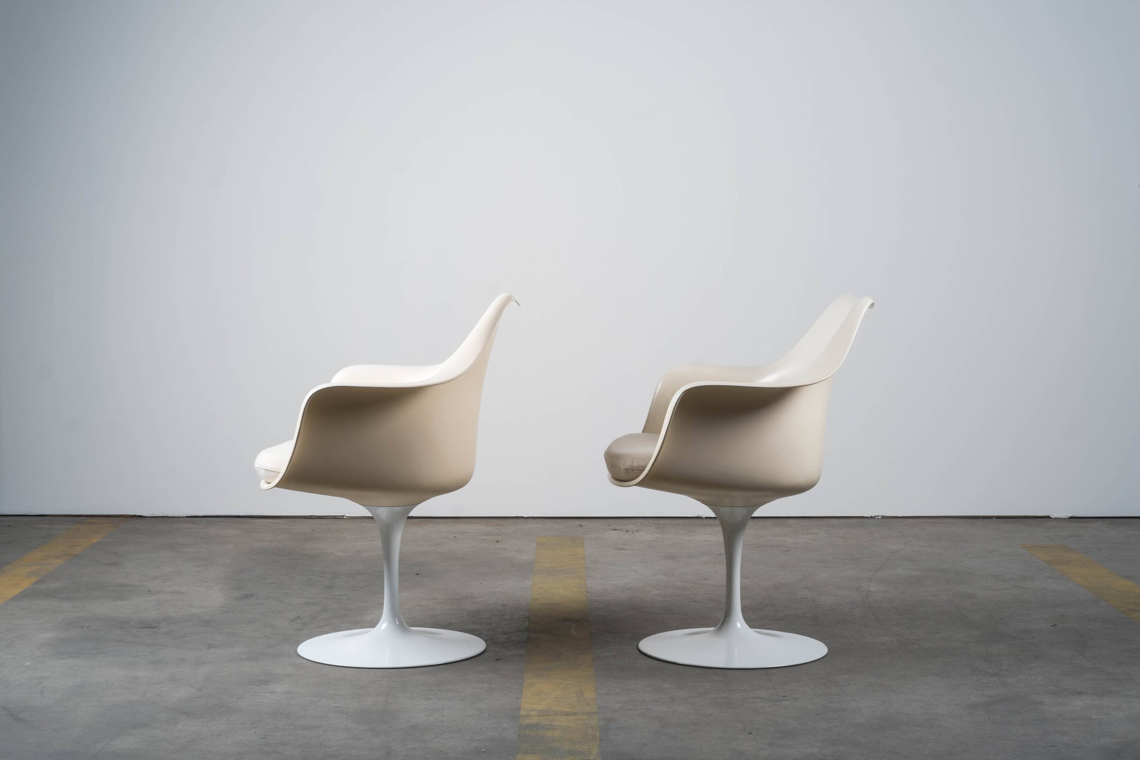 Eero Saarinen - Knoll Tulip armchairs