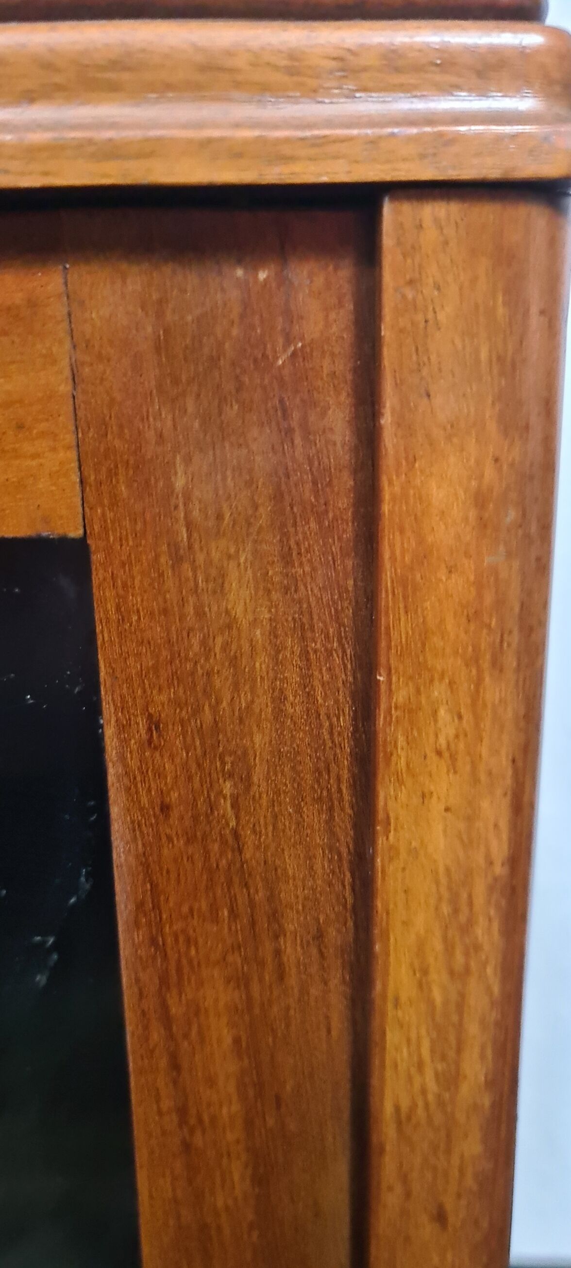 Vitrine de chêne millésimé