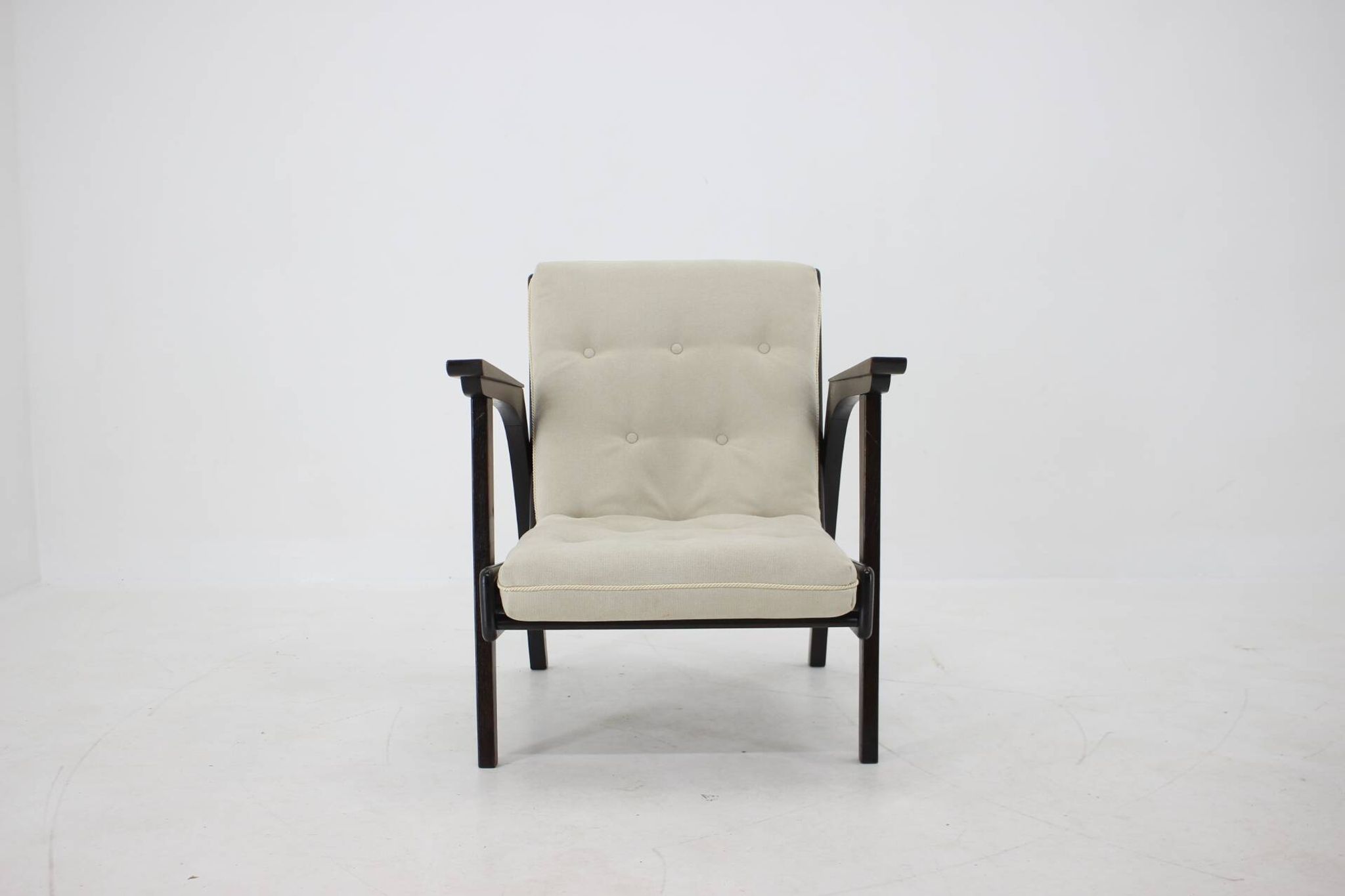 Fauteuil en chêne design des années 1960, Tchécoslovaquie