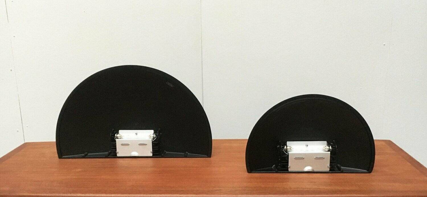 Postmodern Italian wall lamps model Piatto D9 by Sandro Colbertaldo and Paolo Rizzatto for Luceplan, set of 2.