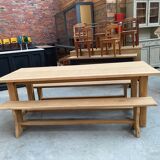 Oak farmhouse table and its 2 benches