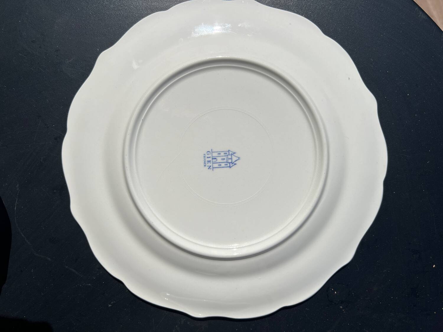 Lot - 3 assiettes en Gien bleu et blanche