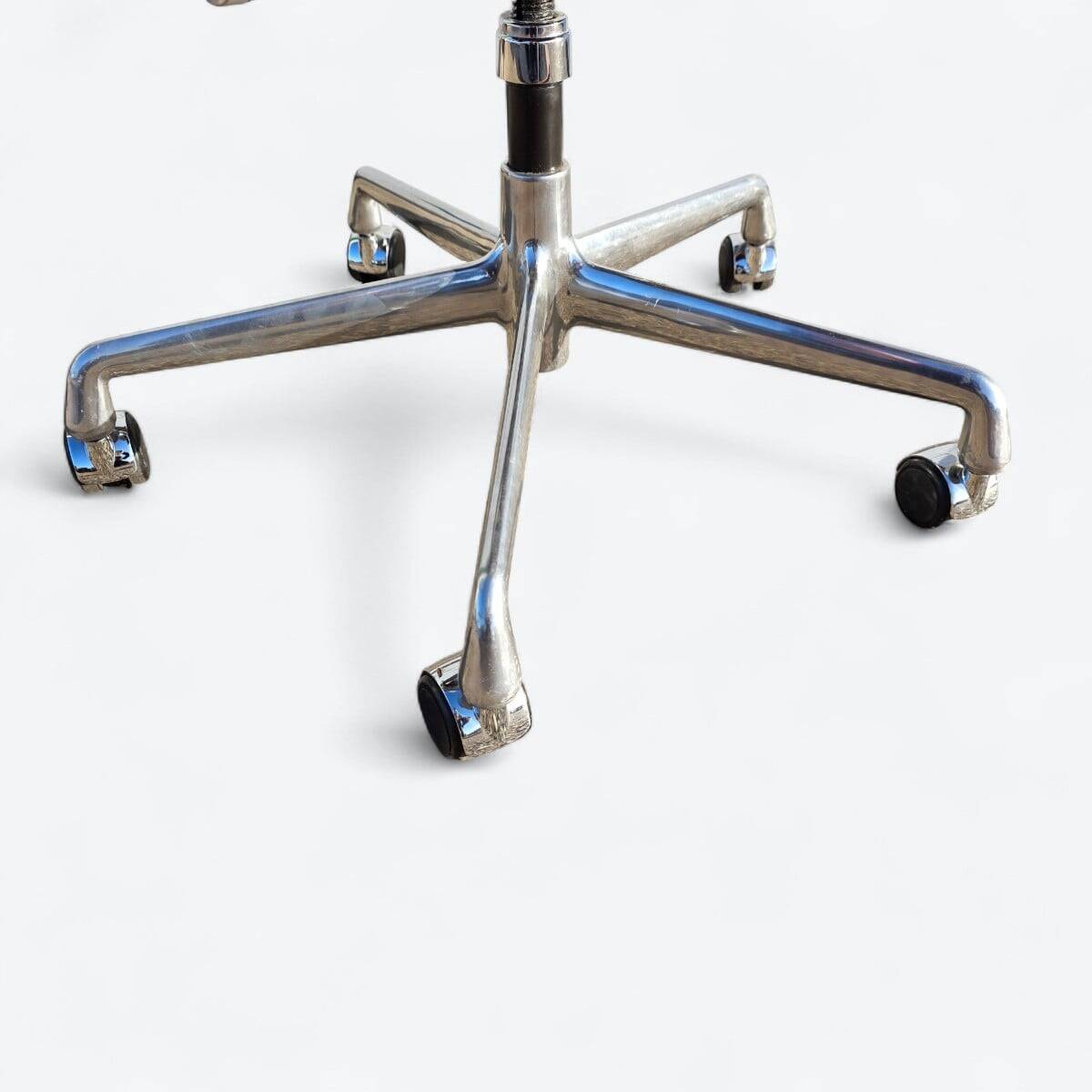 Tan Herman Miller Original Eames EA335 Ribbed Desk Aluminium Chair