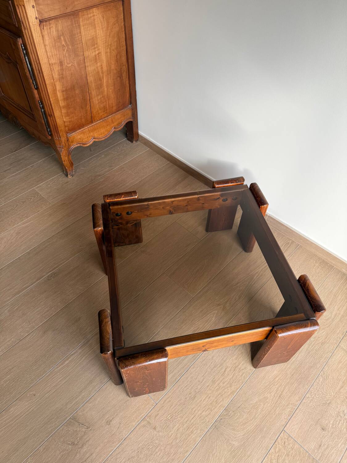 Square coffee table in solid wood and smoked glass – 70s