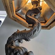 Monumental lamp with a dolphin in cast iron and lead scales - 110cm
