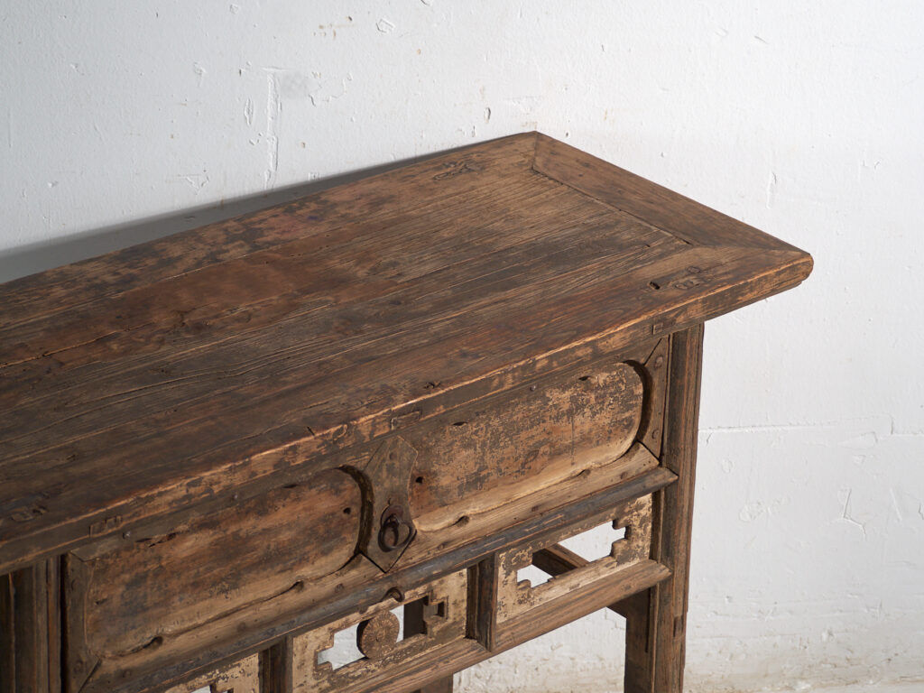 Console ancienne chinoise à entrelacs géométriques – Chine, vers 1900