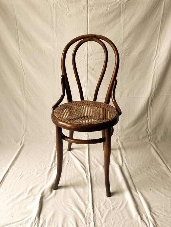 Chaise bistro assise cannée type Thonet