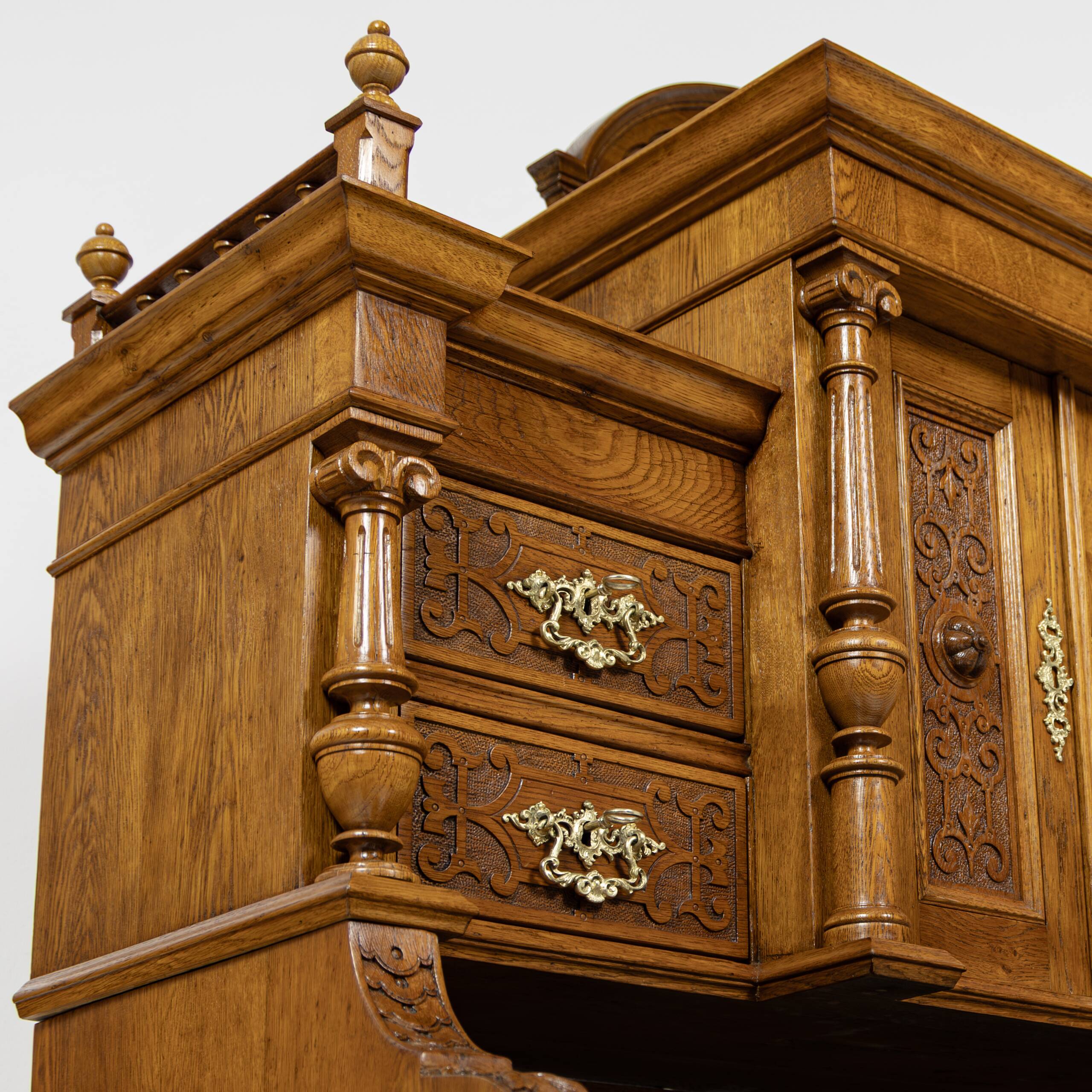 Grand Neo-Renaissance ministerial desk with steps in oak - circa 1880-1890