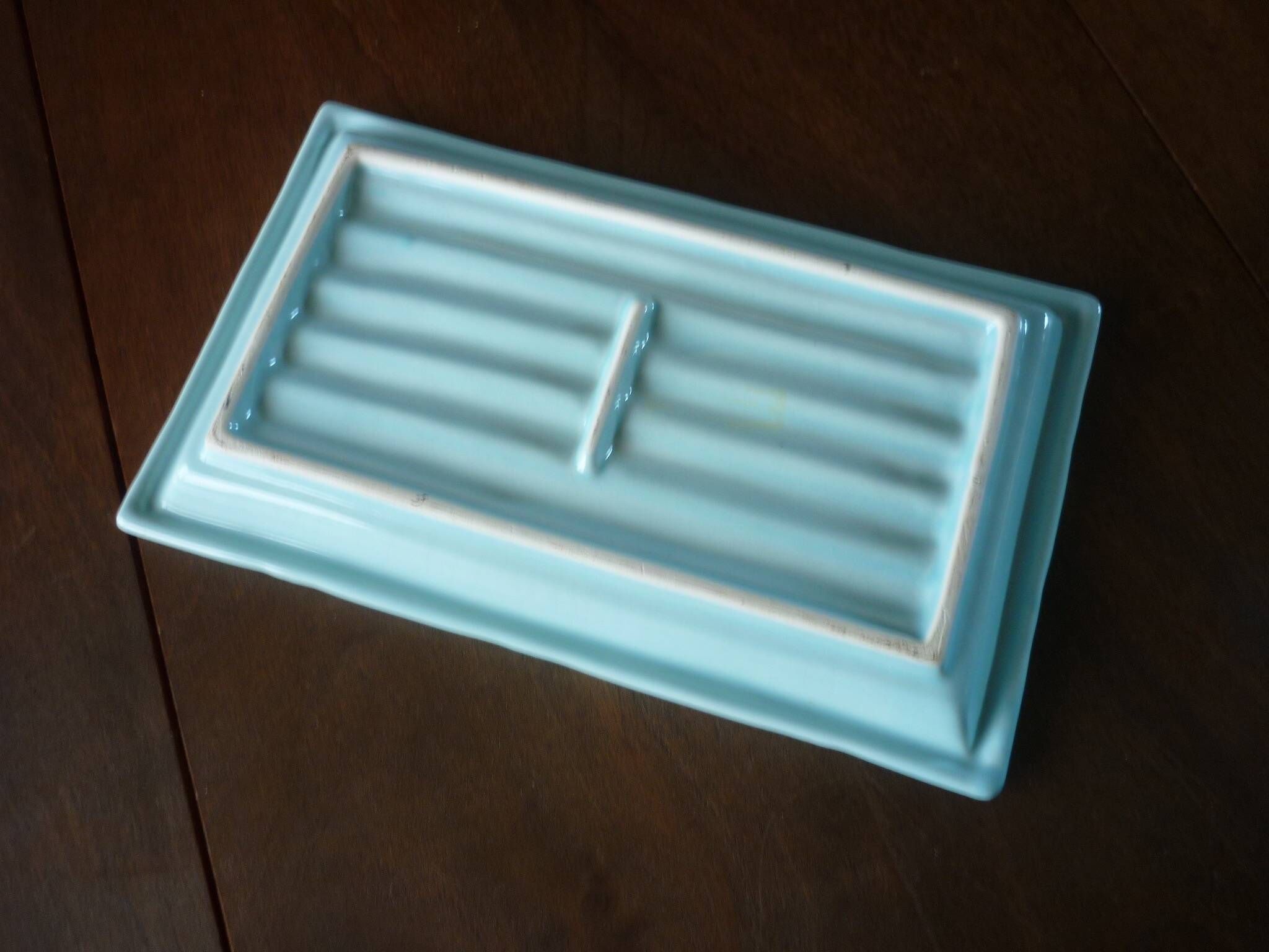 Blue bamboo imitation cake dish