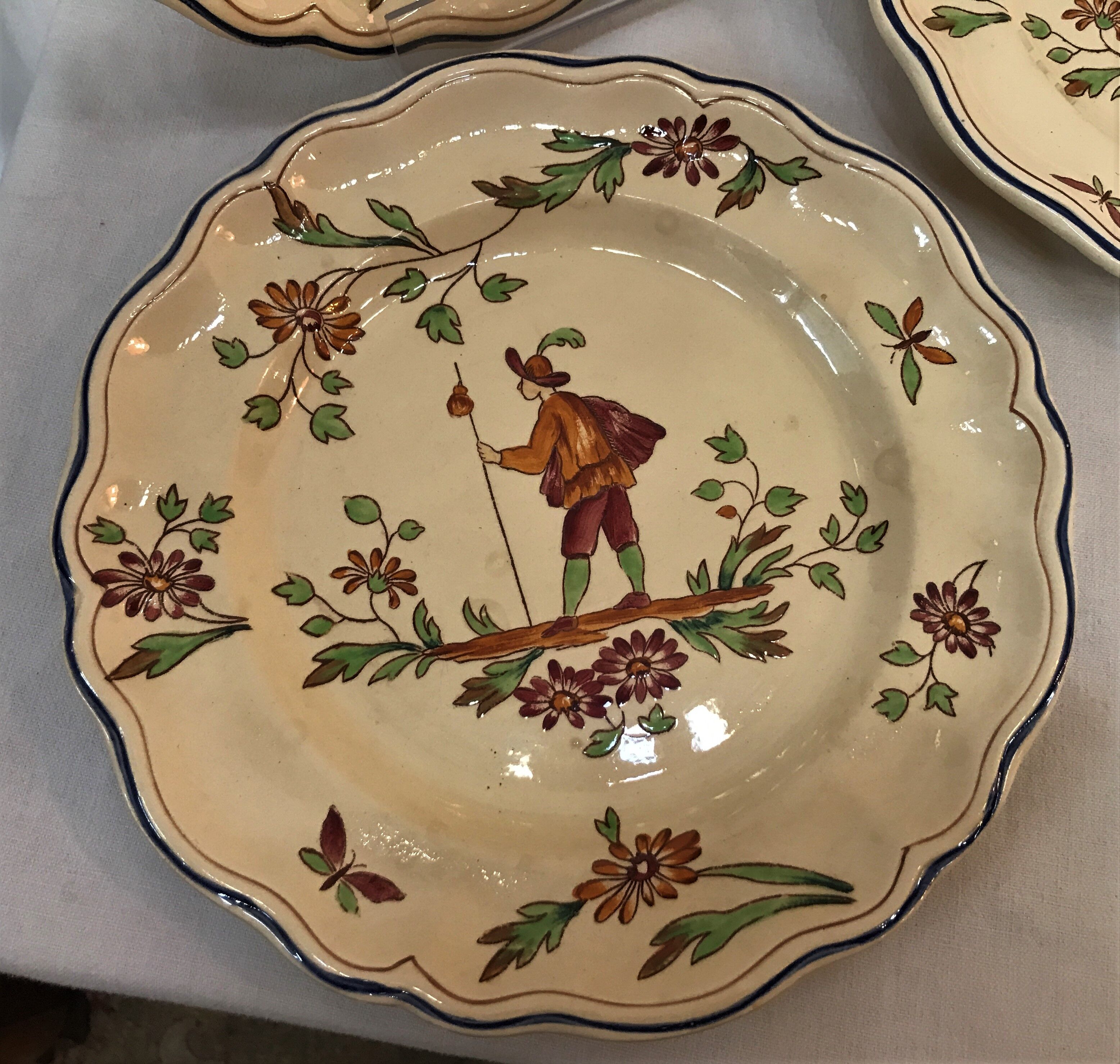 Lot de 9 assiettes Longchamp Moustiers