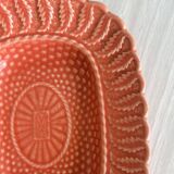 Plat ancien en céramique , coloris corail
