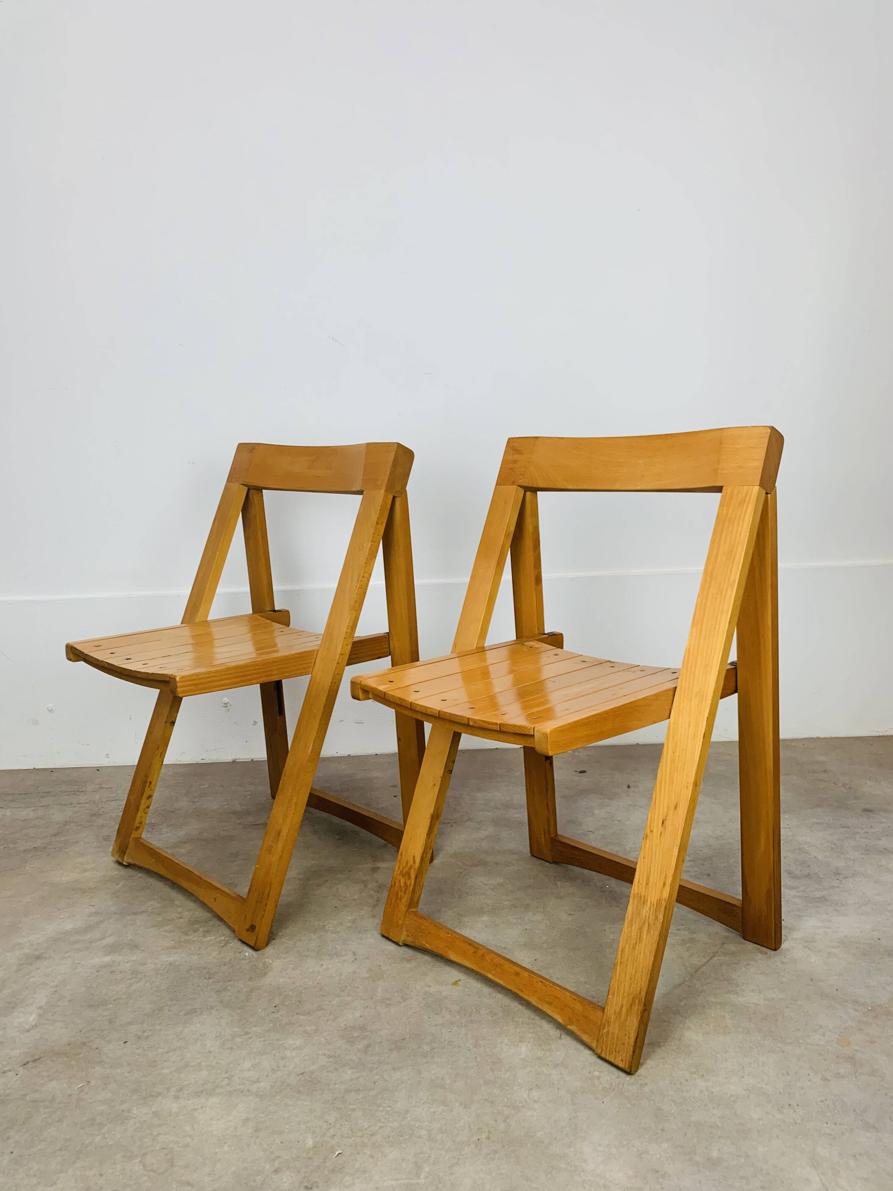 Paire de chaises pliantes par Aldo Jacober, bois, années 60