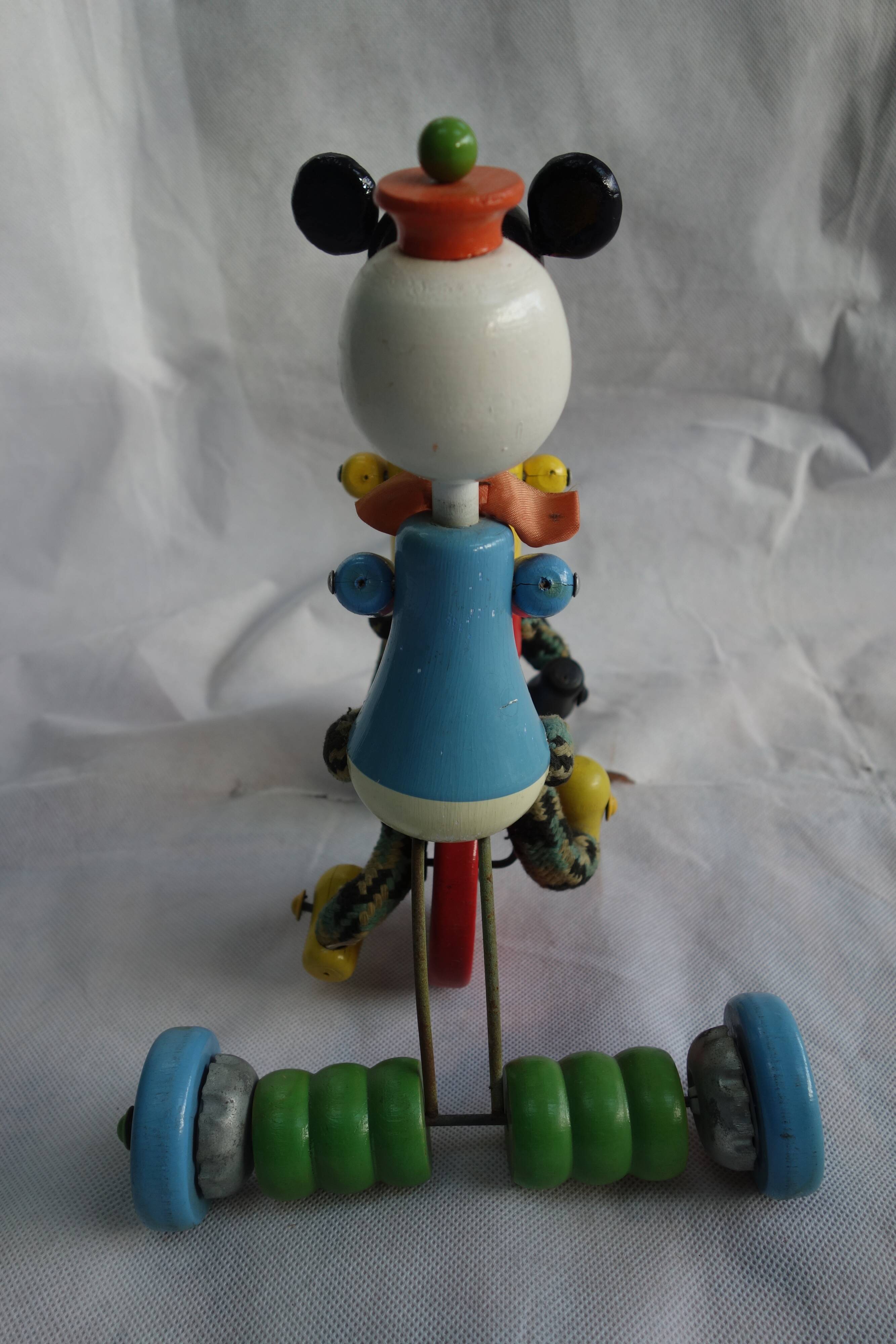 Old toy to shoot Donald and Mickey