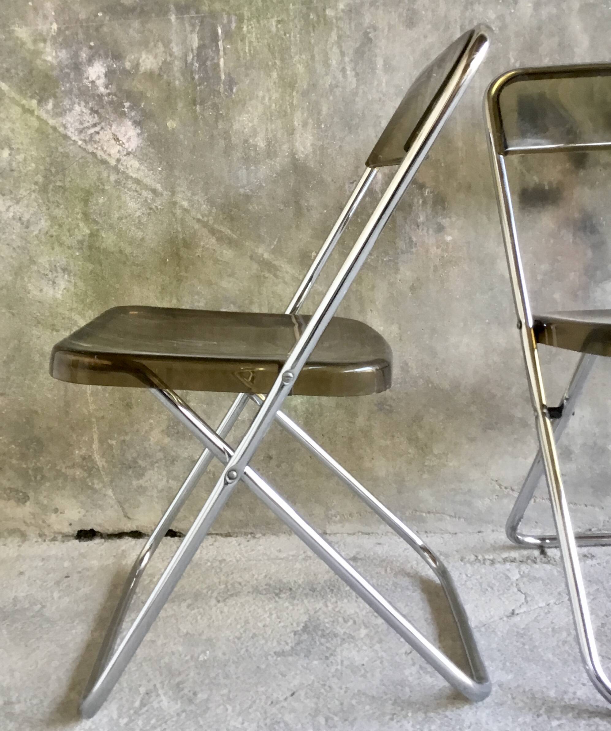 Pair of folding plexiglass and chrome metal chairs - space-age design 1970