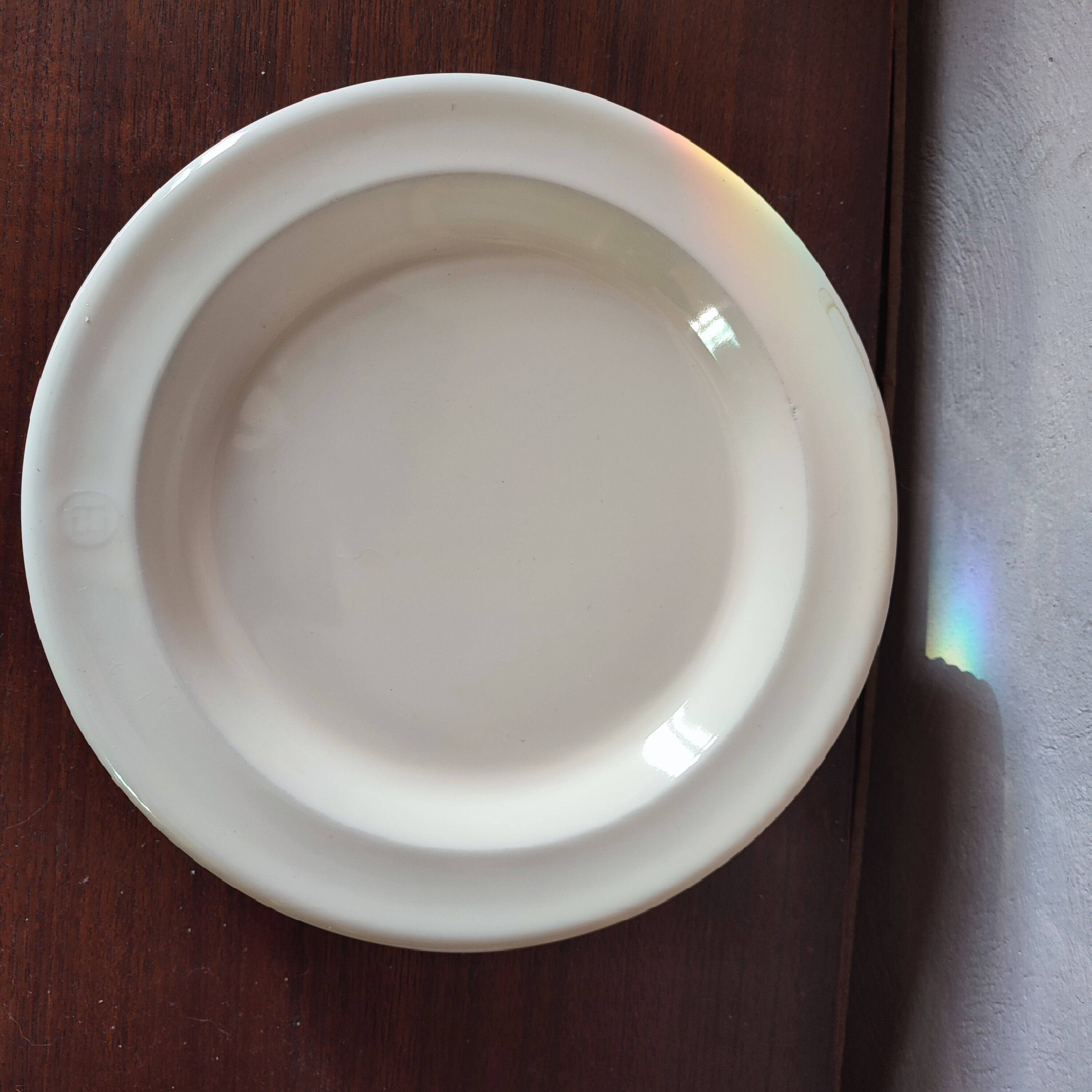 5 Emile Henry dessert plates