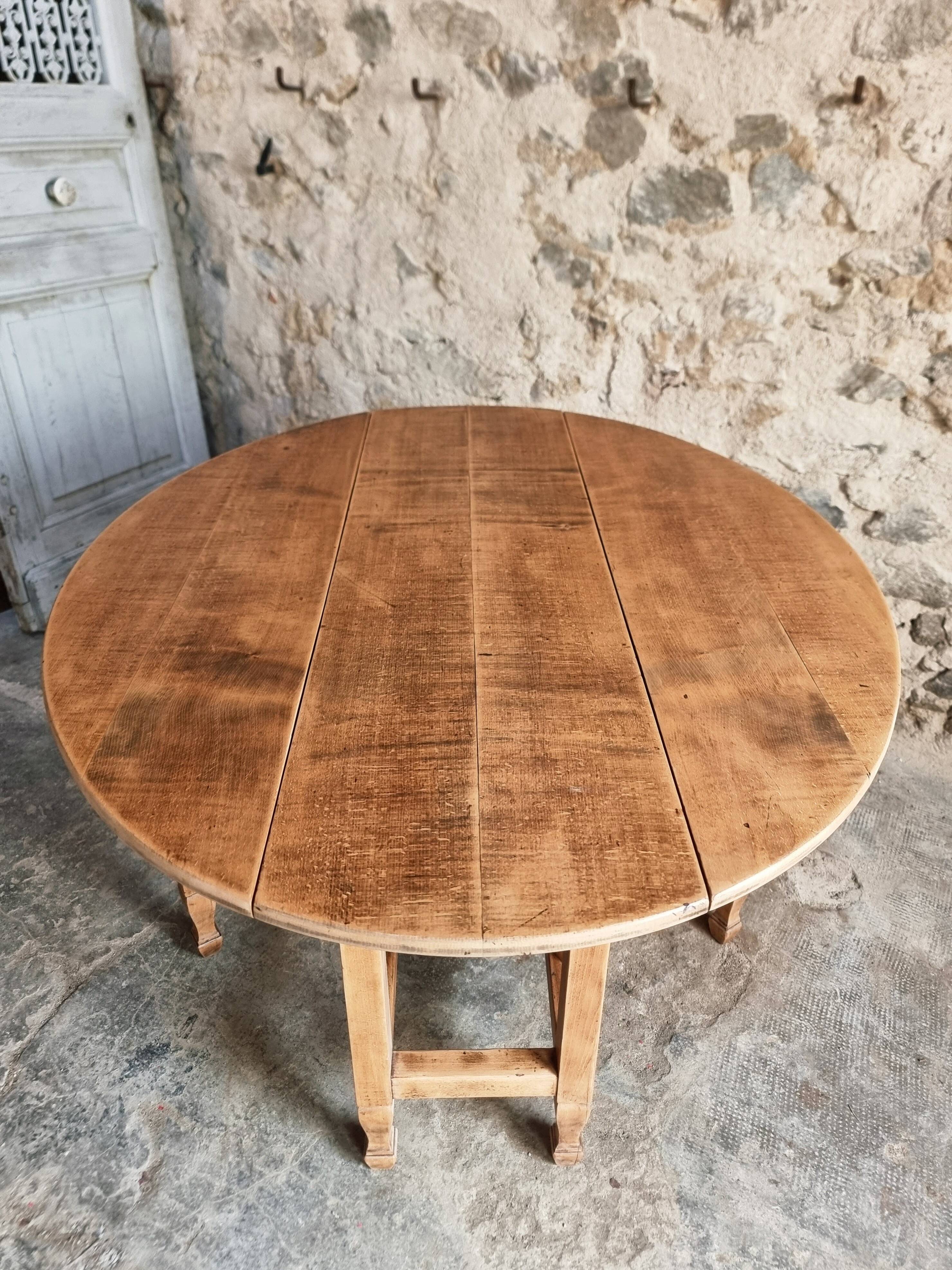 Vintage French drop-leaf table – Oval dining table, circa 1930–1950