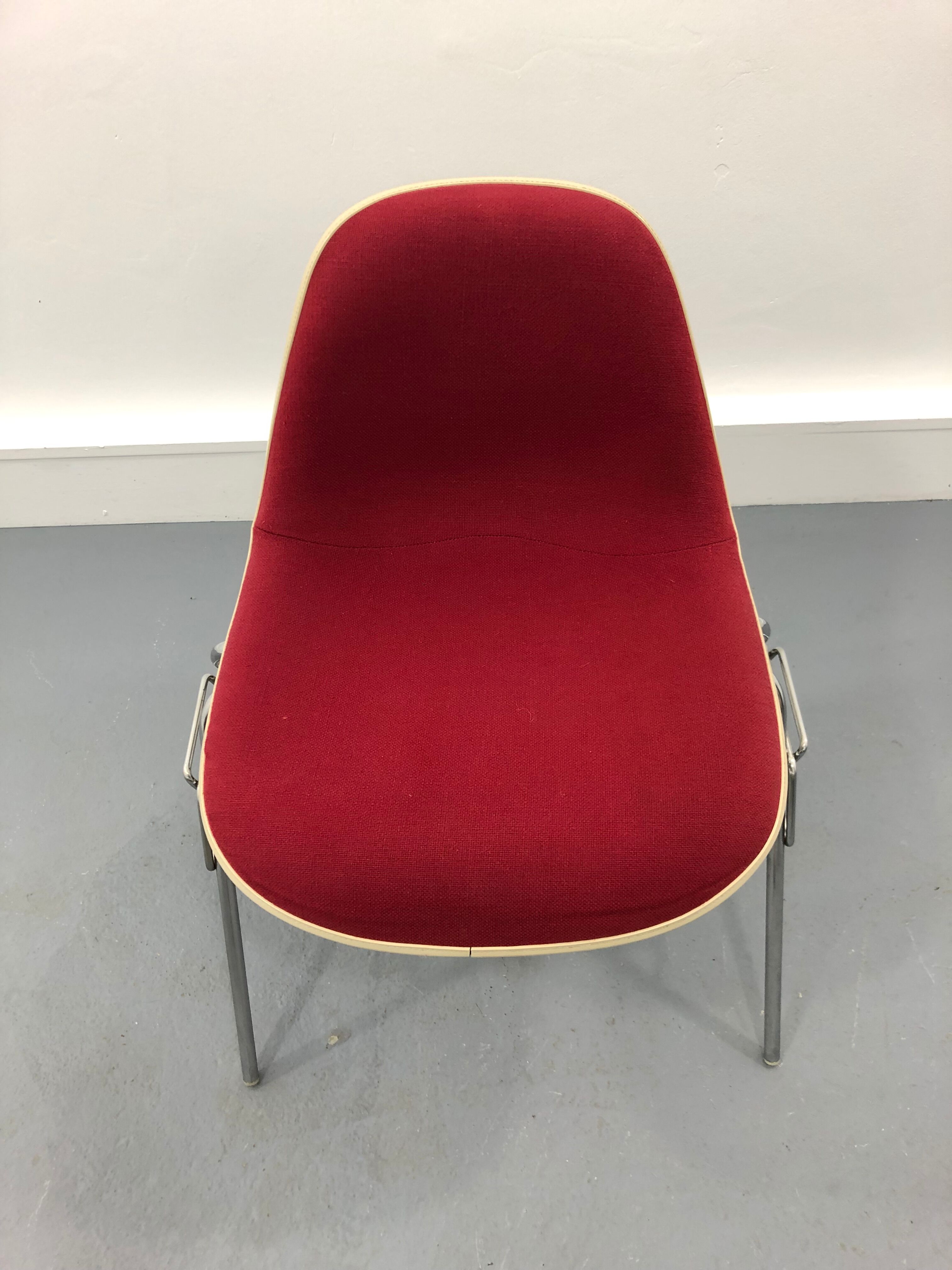 Chaise en fibre de verre par Charles & Ray Eames pour Vitra, années 1960