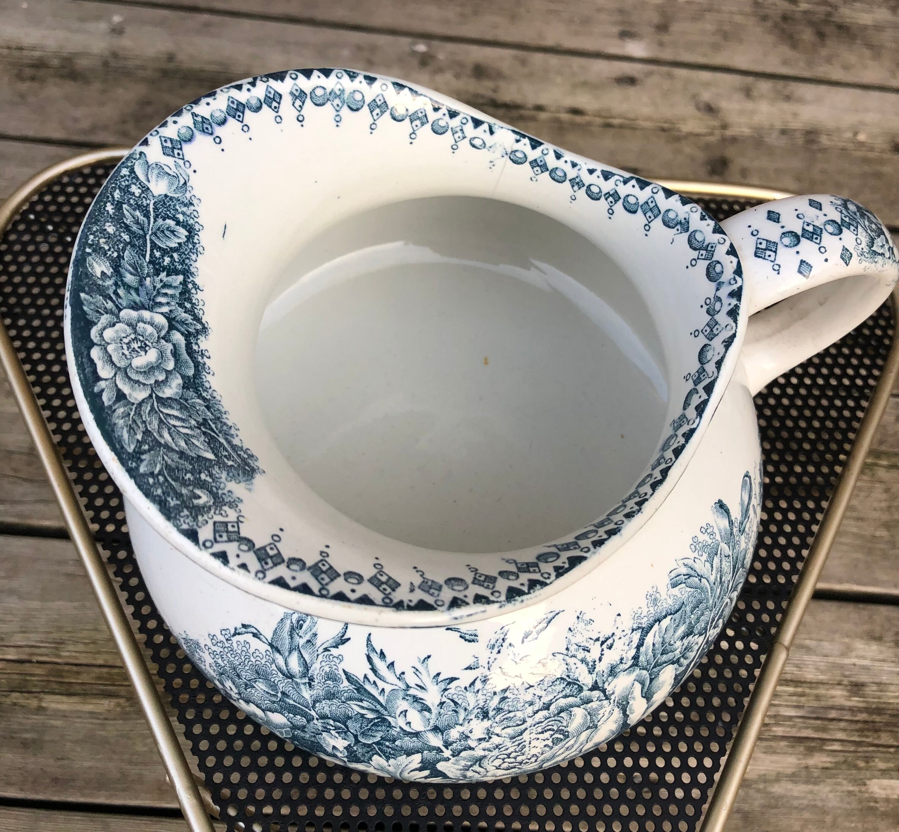 Bushy earthenware pitcher from Longwy model Jardinière