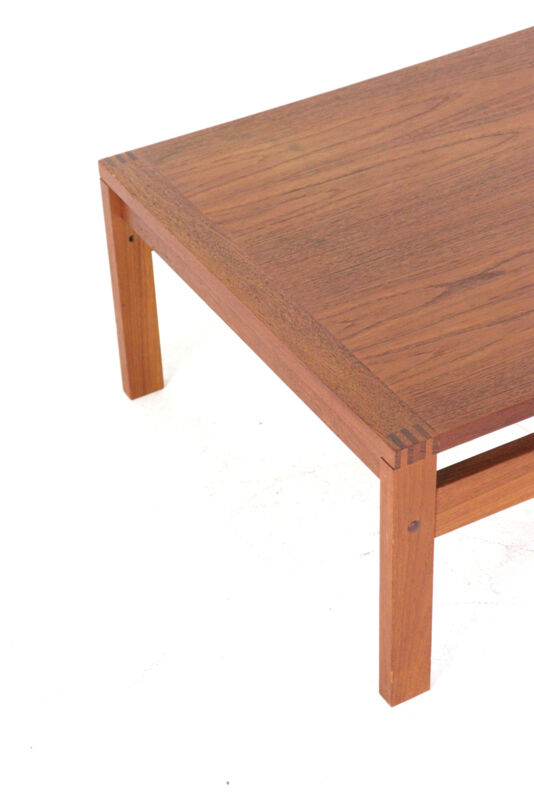 Table basse par Ole Gjerløv-Knudsen et Torben Lind pour France & Son